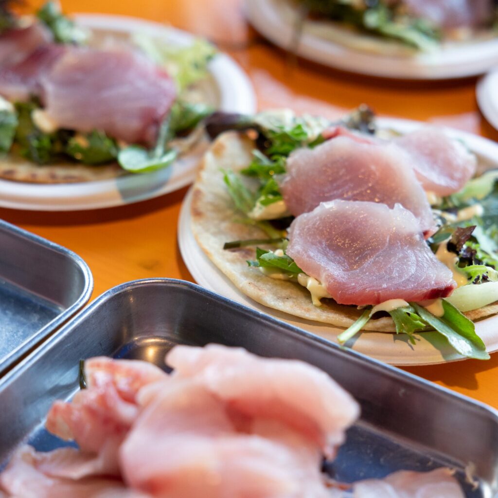 Piadine farcite con prosciutto e rucola pronte da servire